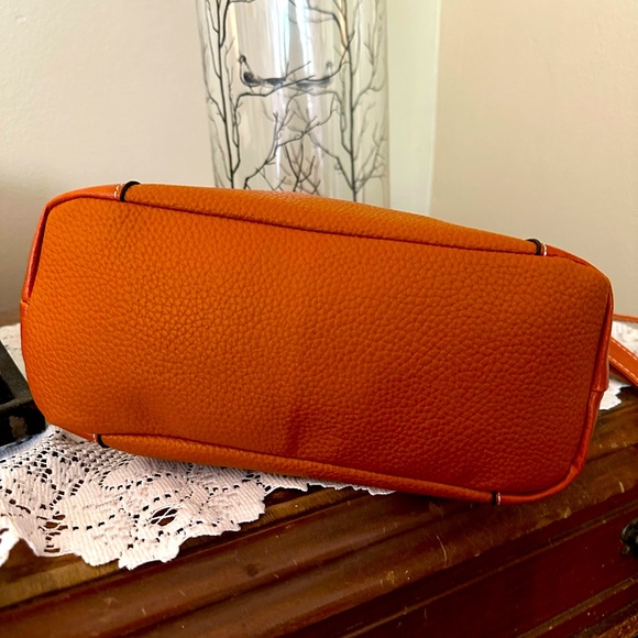 Beautiful camel color crossbody bag - Picture 4 of 10